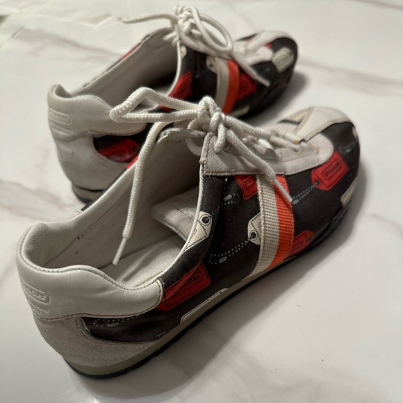COACH SNEAKERS- LOGO LUGGAGE TAGS IN BROWN ORANGE & CREAM - size 7 1/2 M - Picture 2 of 6